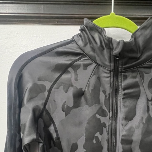 MONO B CROPPED ZIP-UP ATHLETIC JACKET, SIZE SMALL, BLACK/GREY - Picture 4 of 8